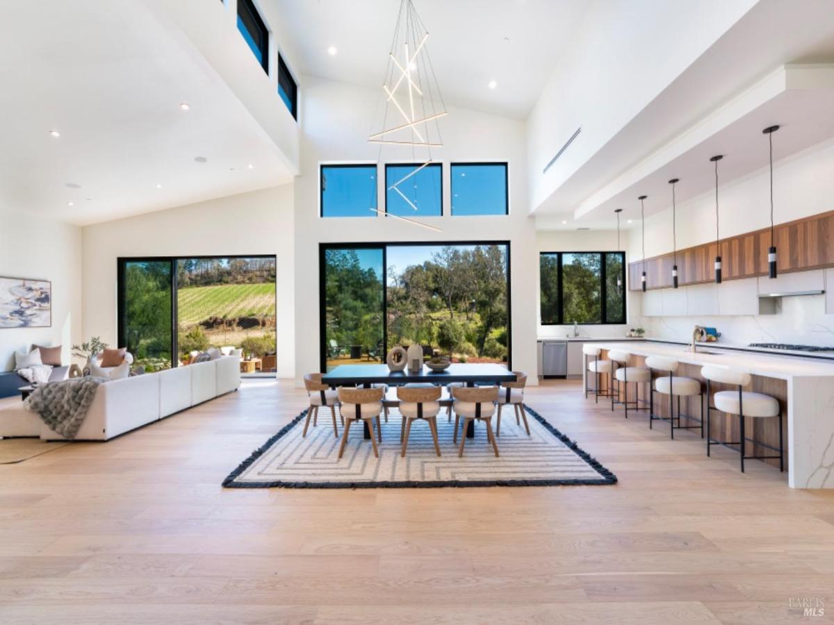 MLS #326005946 img 0