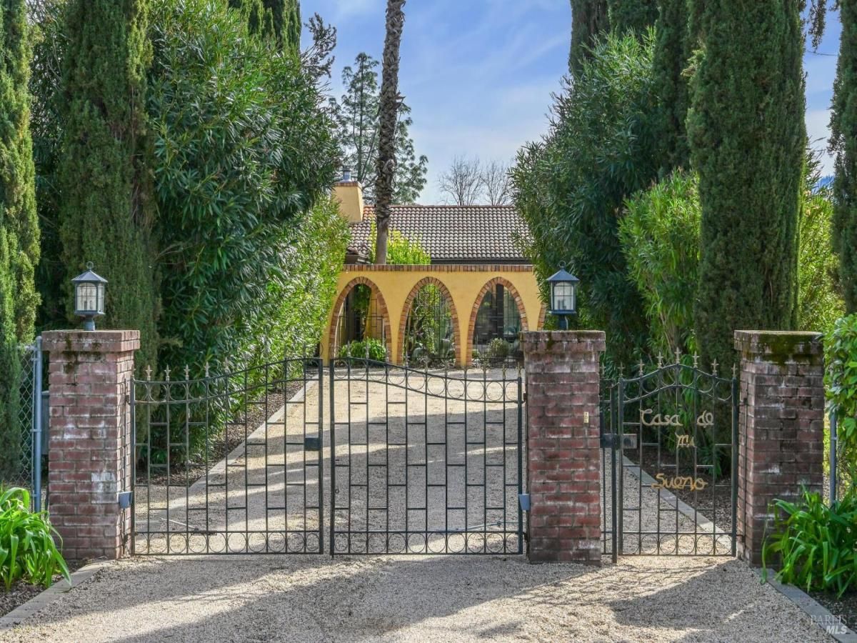 MLS #326005948 img 0