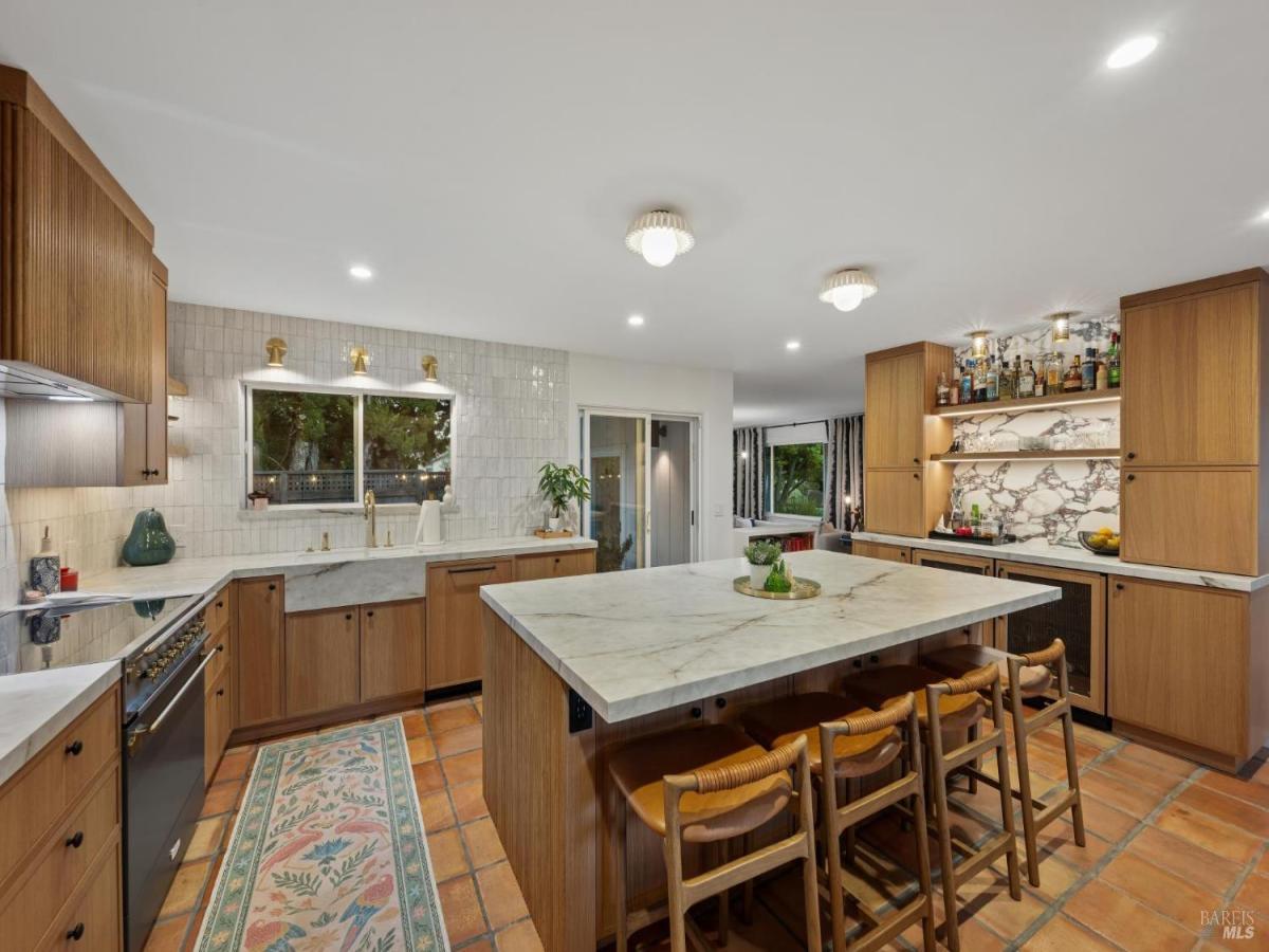 MLS #326006153 img 0