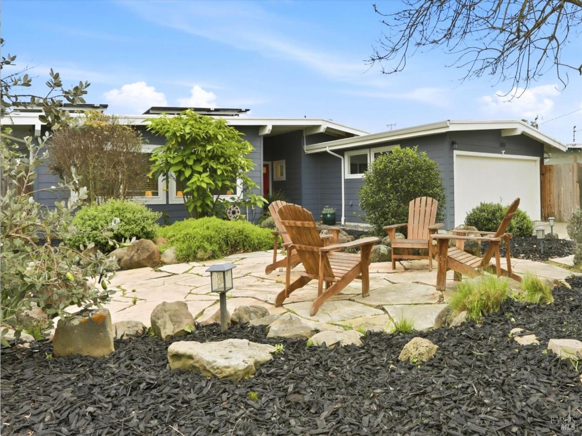 MLS #326006226 img 0