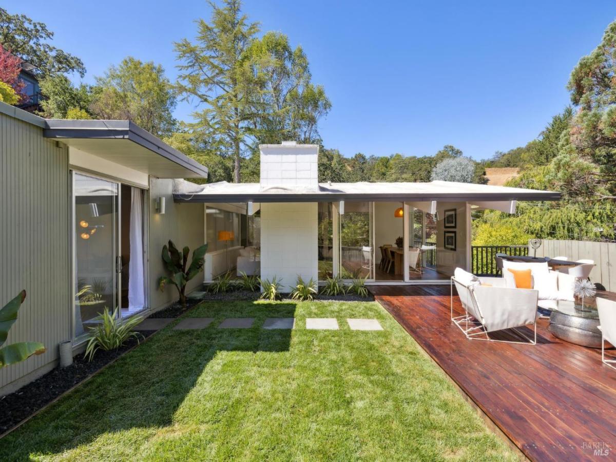 MLS #326006357 img 0