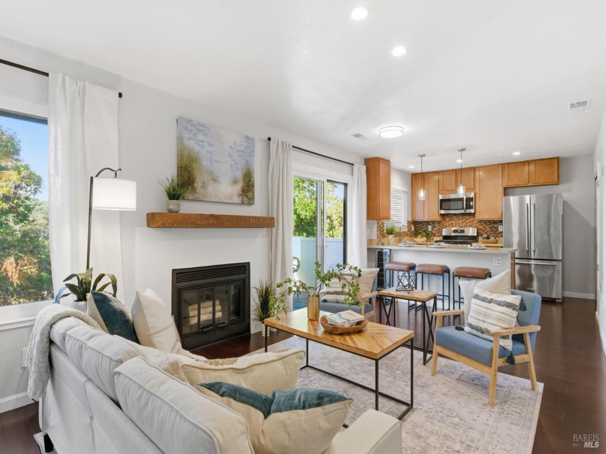 MLS #326006389 img 0