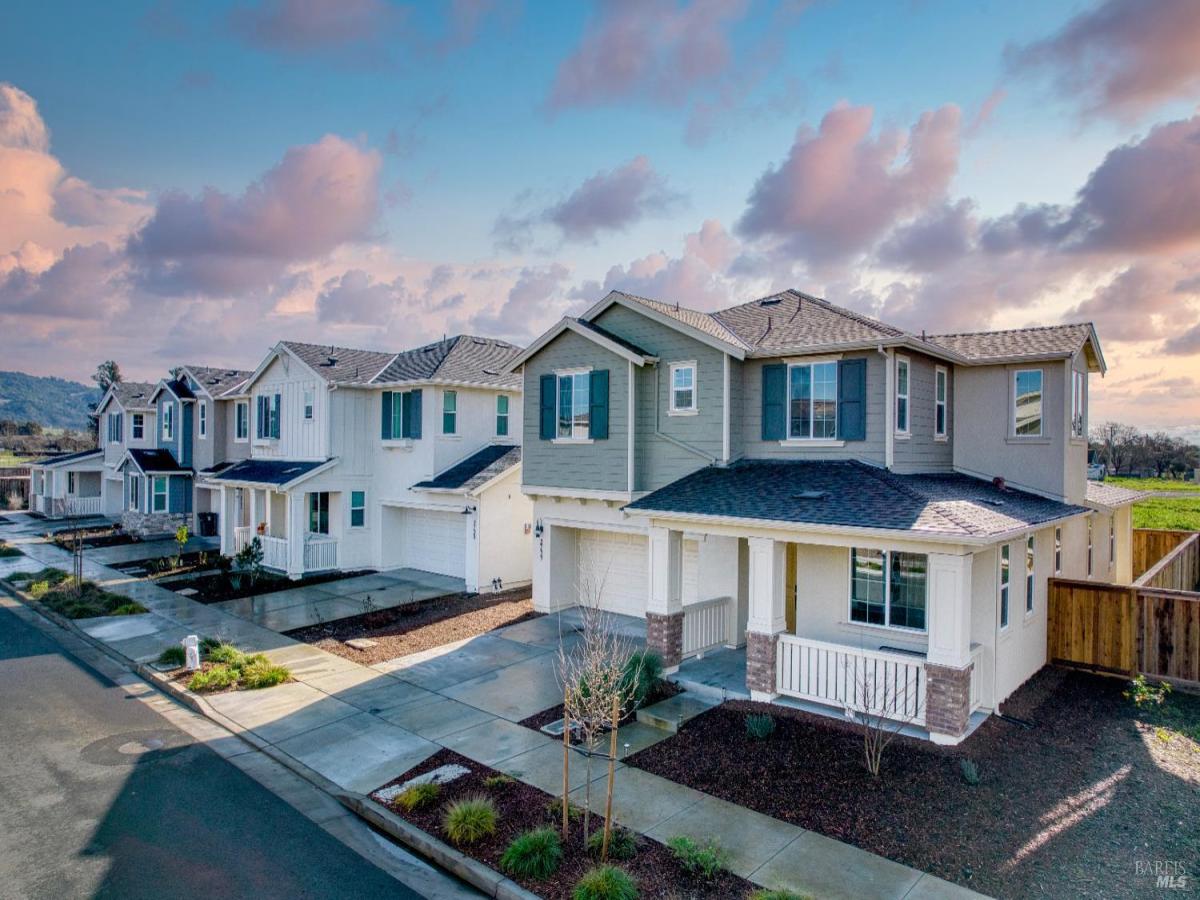 MLS #326006393 img 0