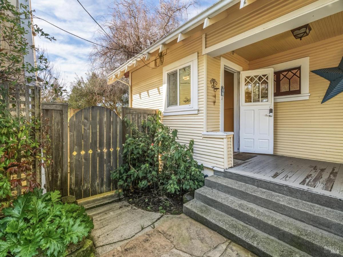 MLS #326006474 img 0