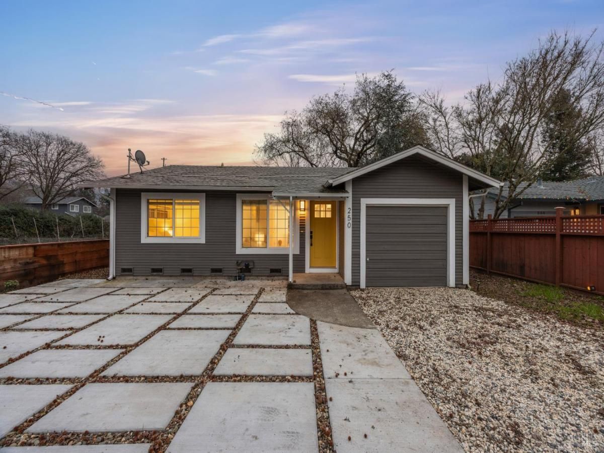 MLS #326006593 img 0