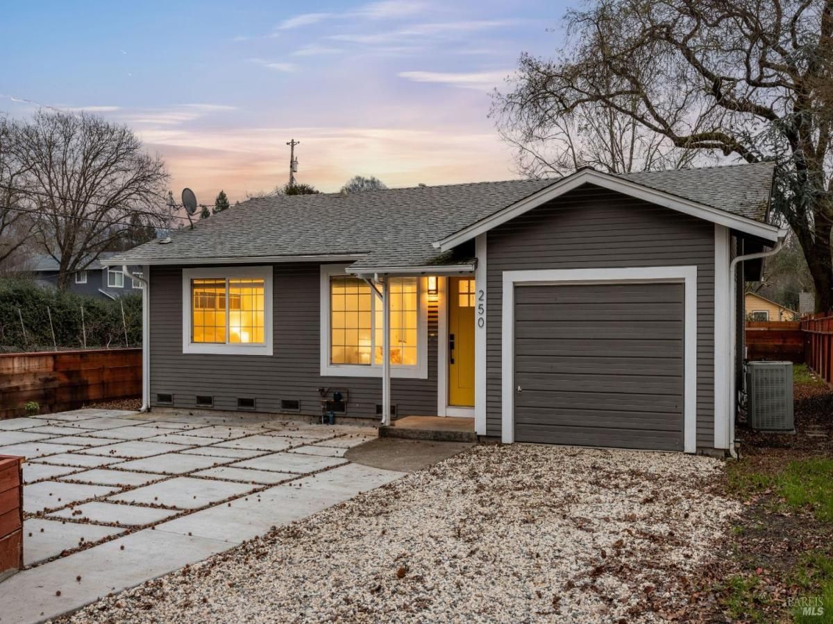 MLS #326006593 img 0