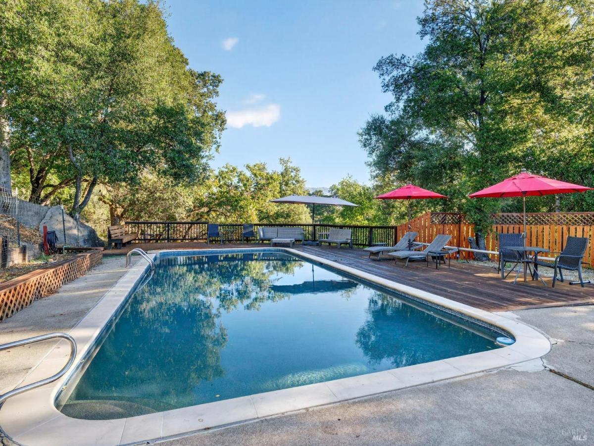 MLS #326006652 img 0