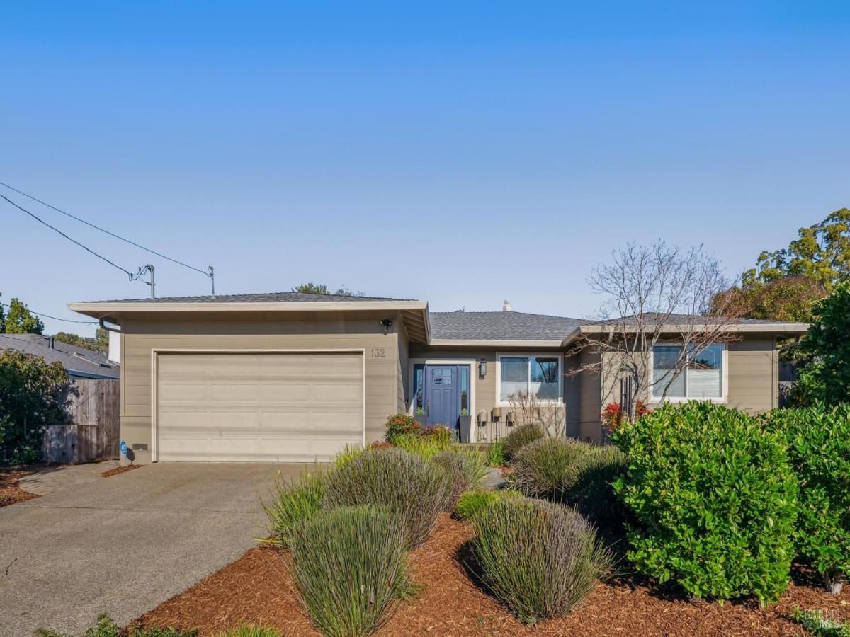 MLS #326006698 img 0