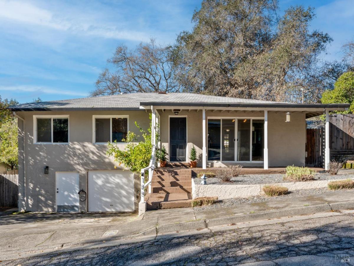 MLS #326006900 img 0