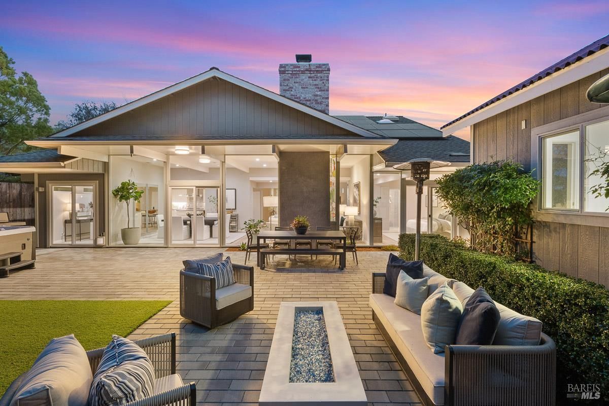 MLS #326007229 img 0