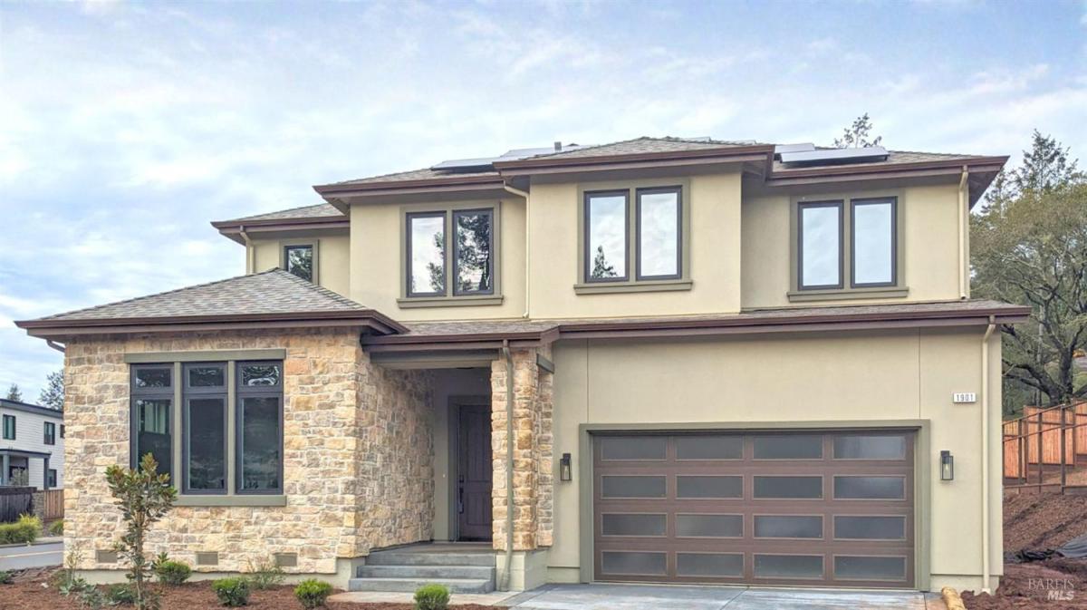 MLS #326007594 img 0