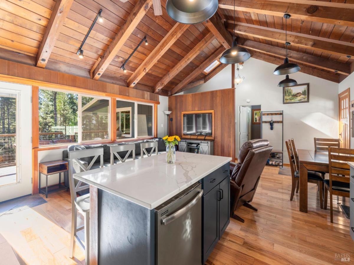 MLS #326007804 img 0