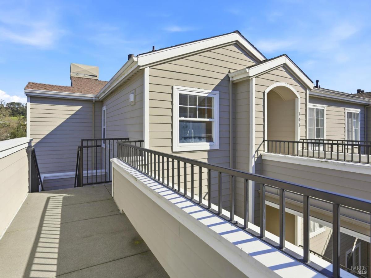 MLS #326007813 img 0