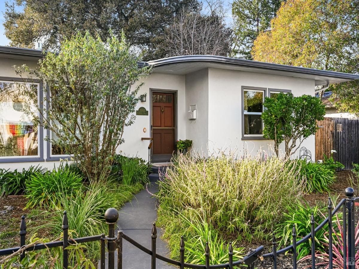 MLS #326008130 img 0