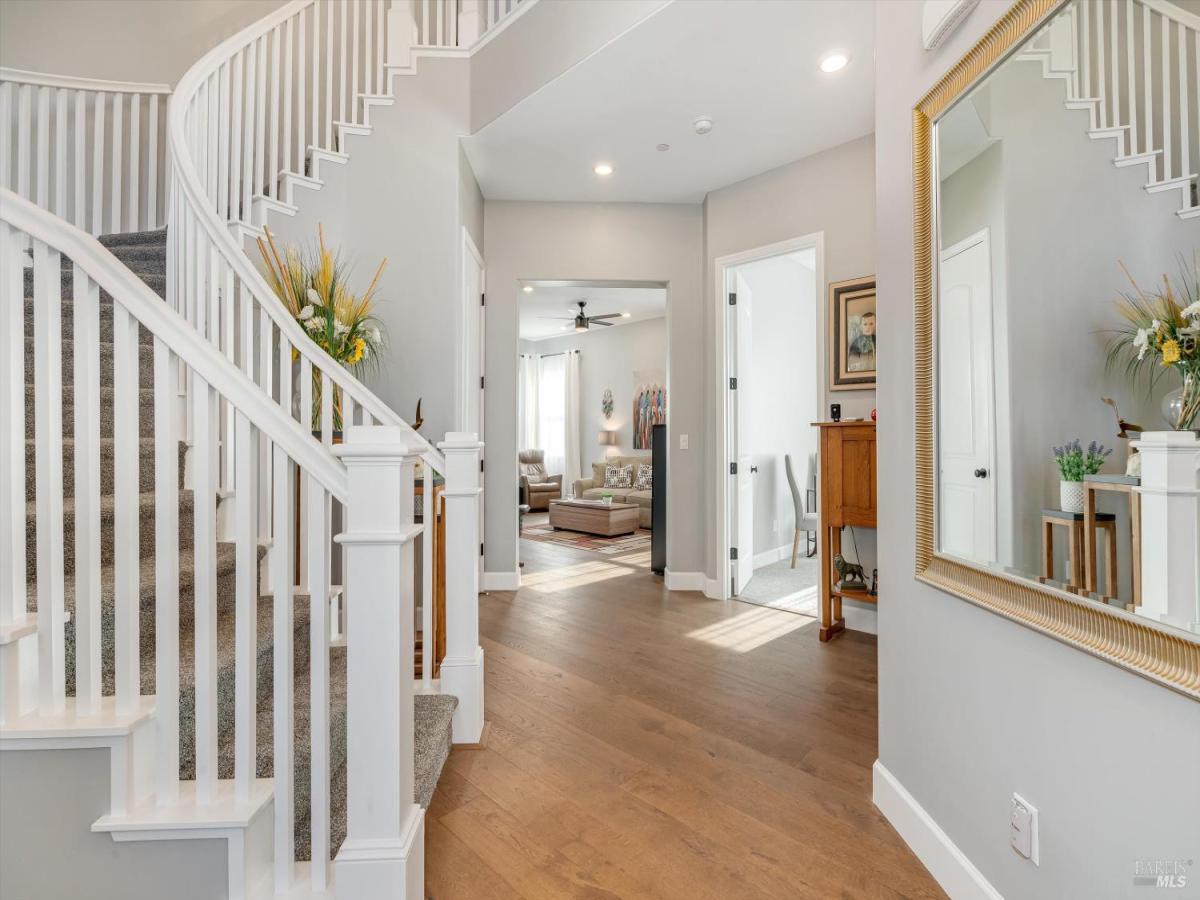 MLS #326008278 img 0