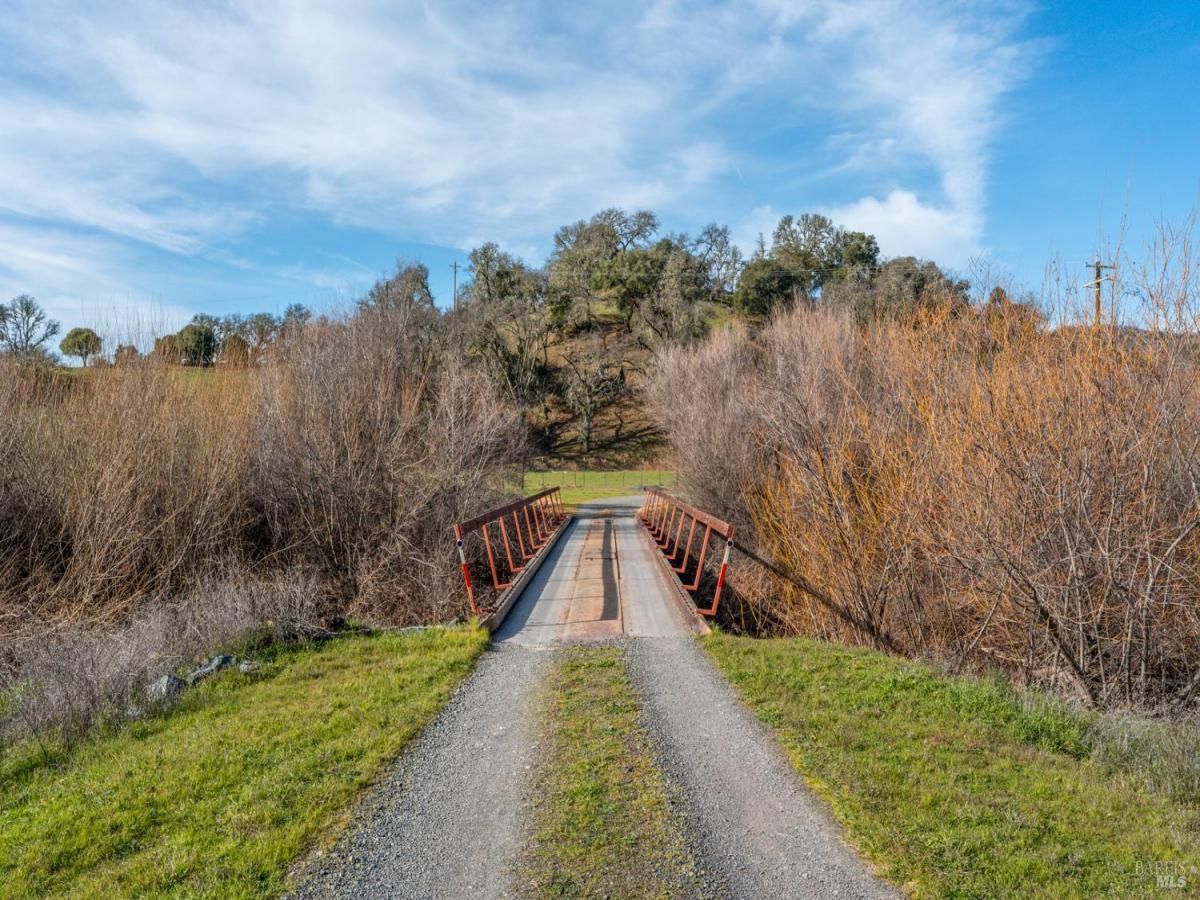 MLS #326008298 img 0