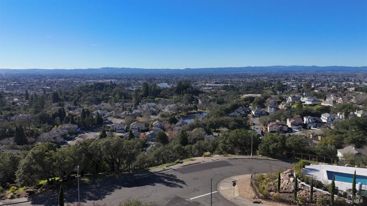 MLS #326008328 img 0