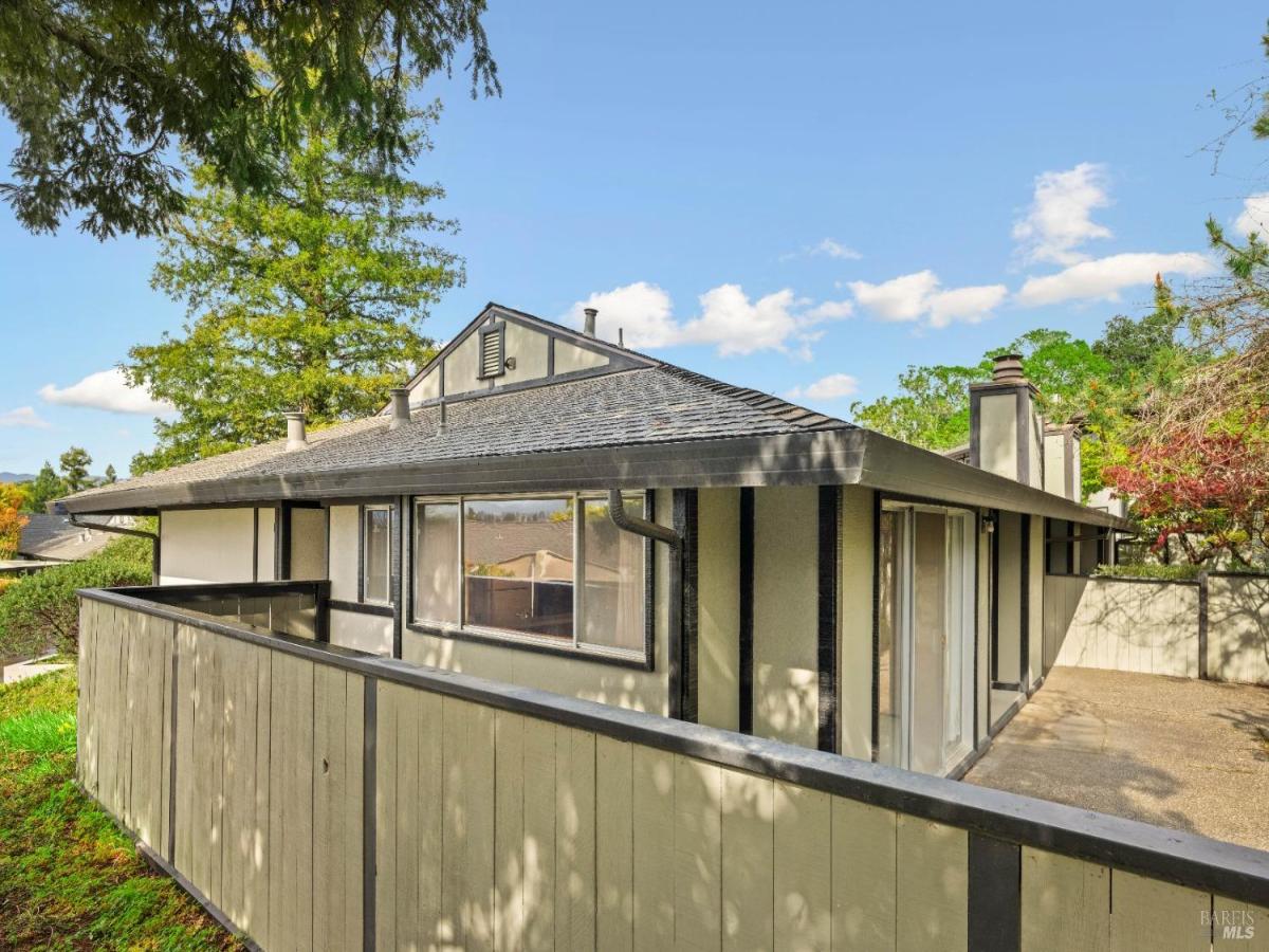 MLS #326008464 img 0