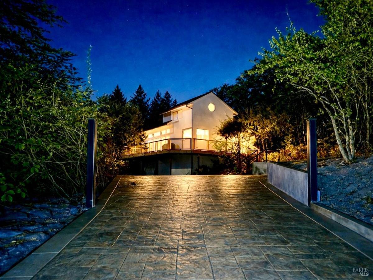 MLS #326008555 img 0