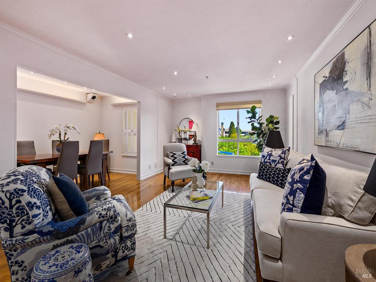 MLS #326008593 img 0