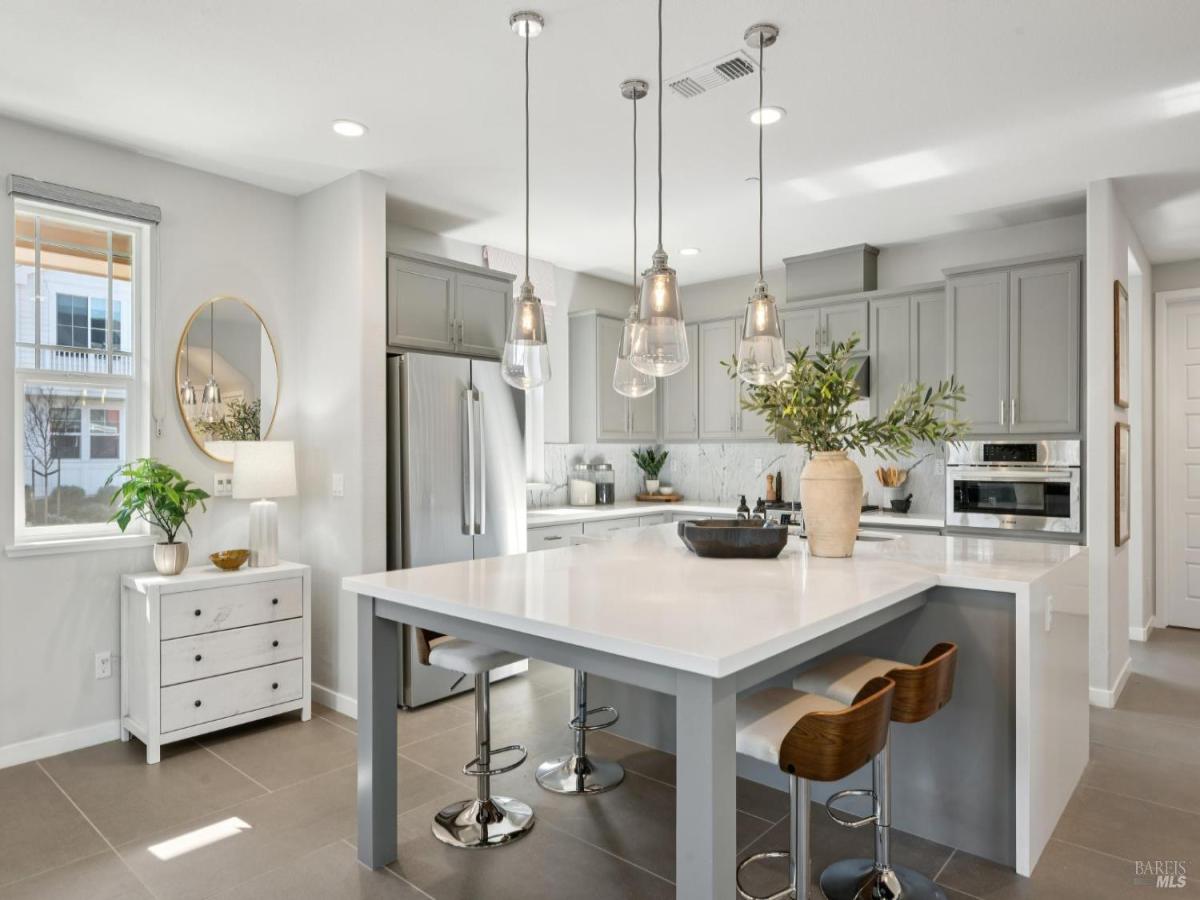 MLS #326008684 img 0