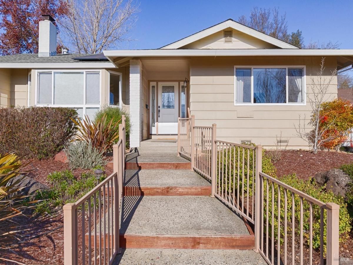 MLS #326008783 img 0