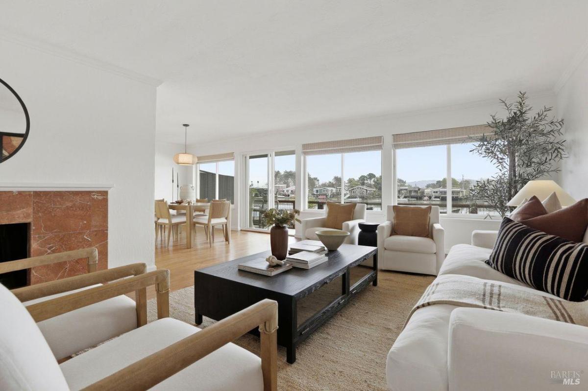 MLS #326008862 img 0