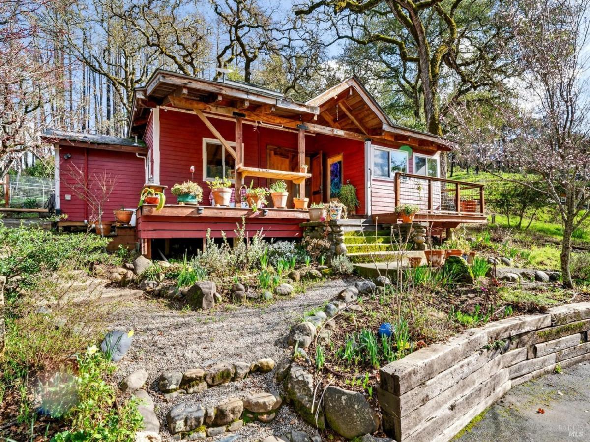 MLS #326008950 img 0