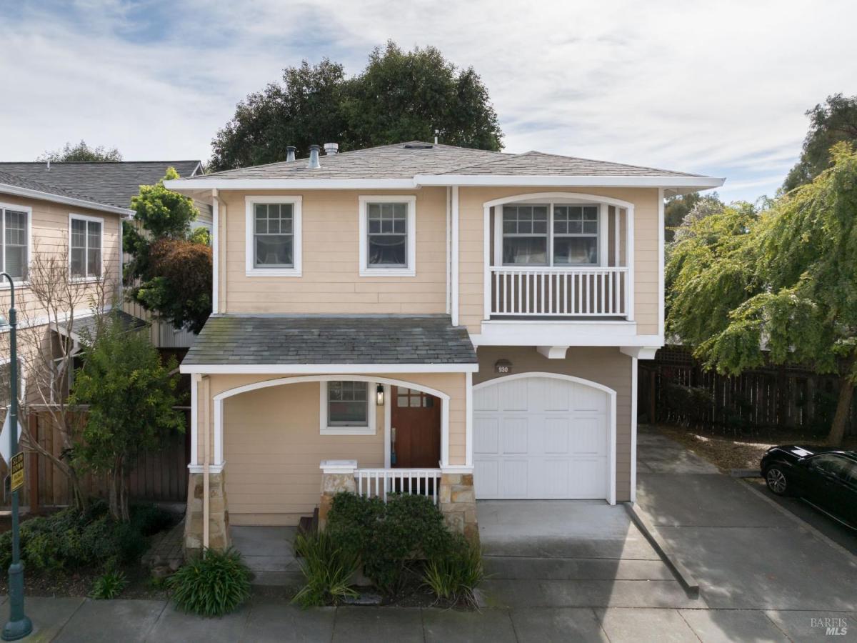 MLS #326009009 img 0