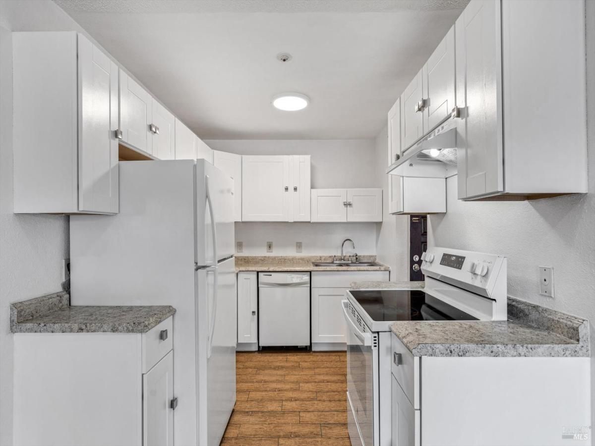 MLS #326009177 img 0