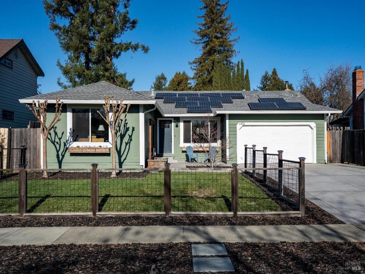 MLS #326009628 img 0