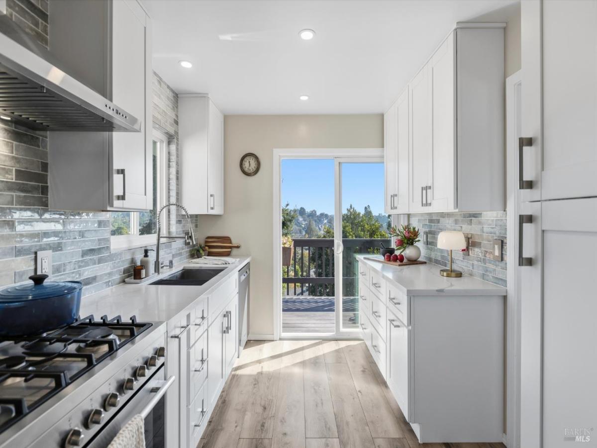 MLS #326009819 img 0