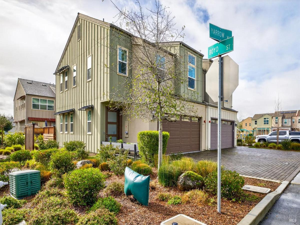 MLS #326009935 img 0