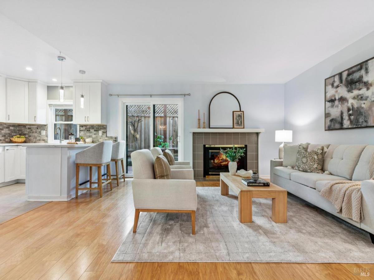 MLS #326009937 img 0