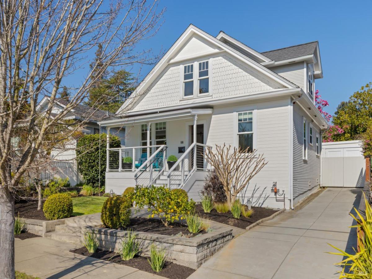 MLS #326009998 img 0