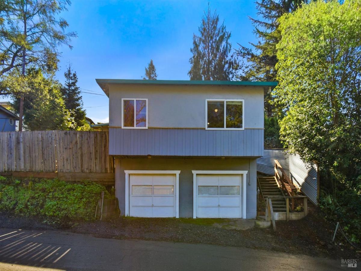 MLS #326009999 img 0