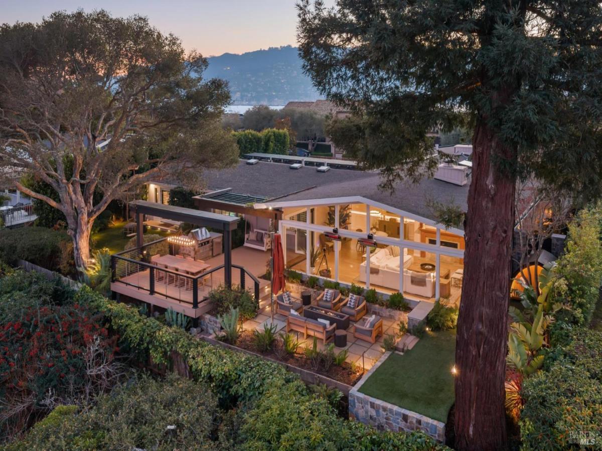 MLS #326010007 img 0