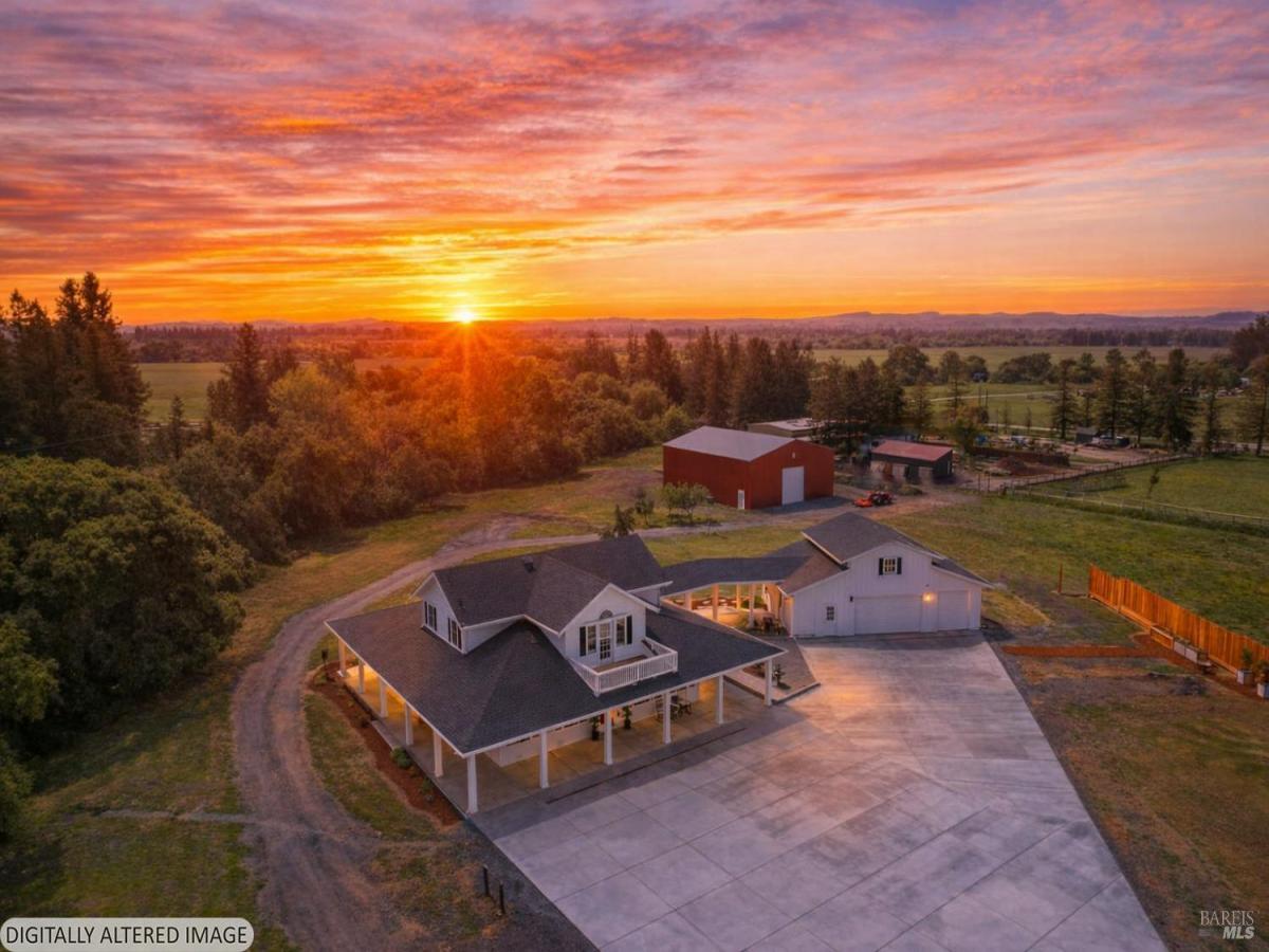 MLS #326010098 img 0