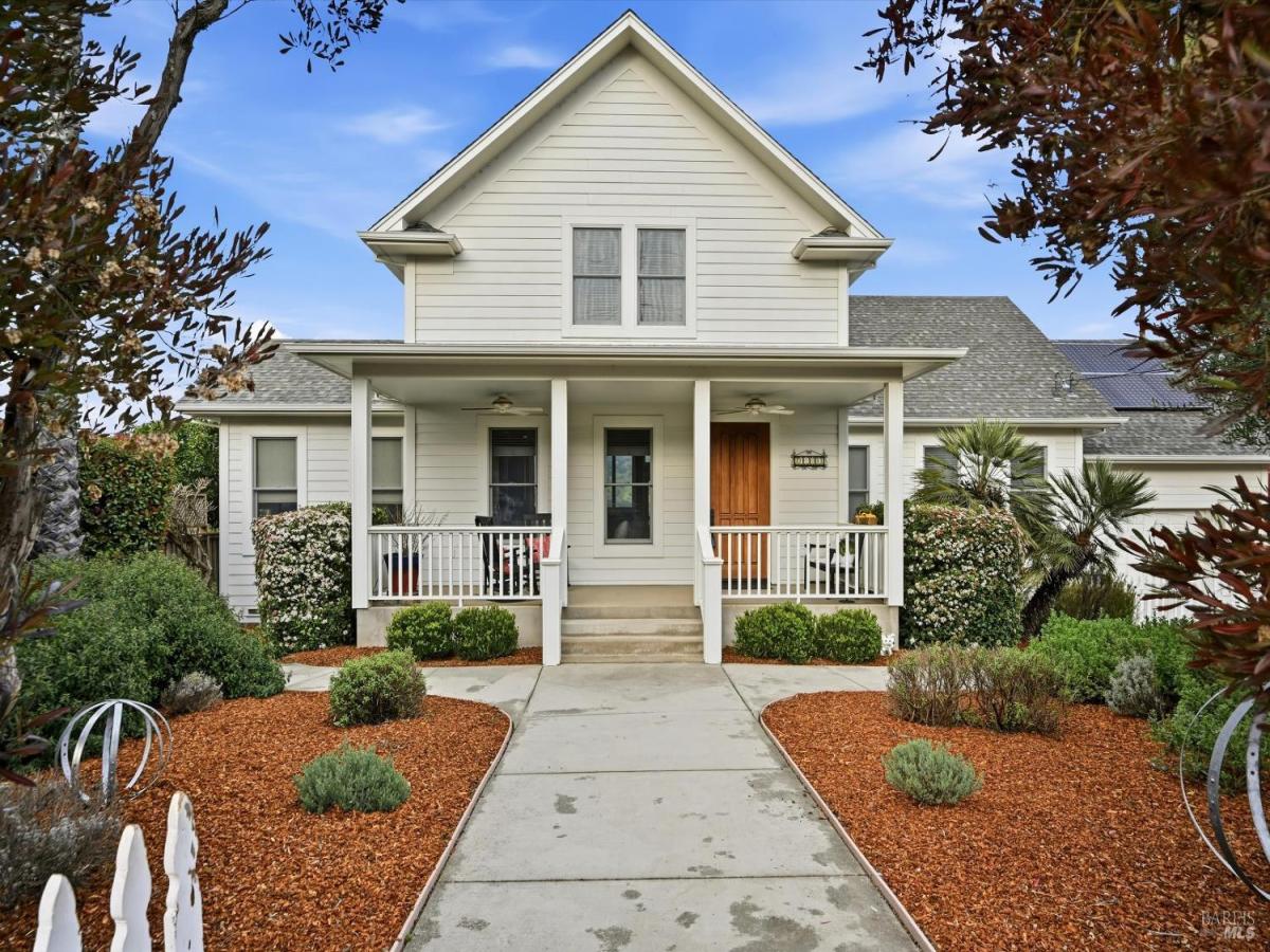 MLS #326010248 img 0