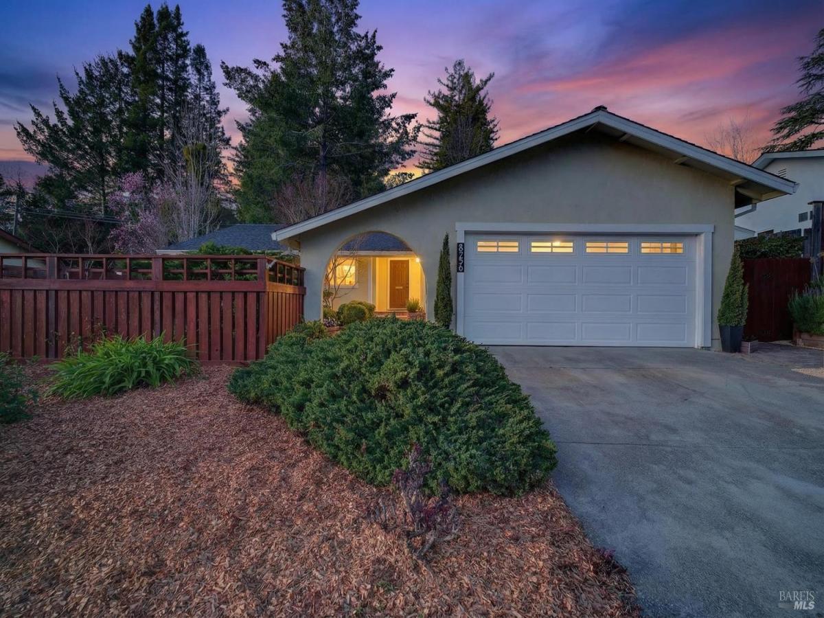 MLS #326010338 img 0