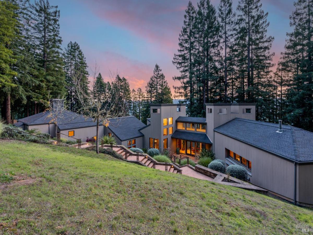 MLS #326010354 img 0