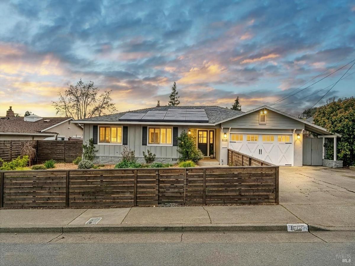 MLS #326010467 img 0