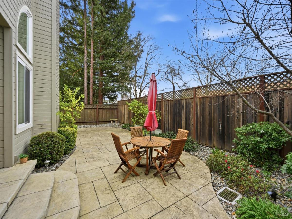 MLS #326010574 img 0