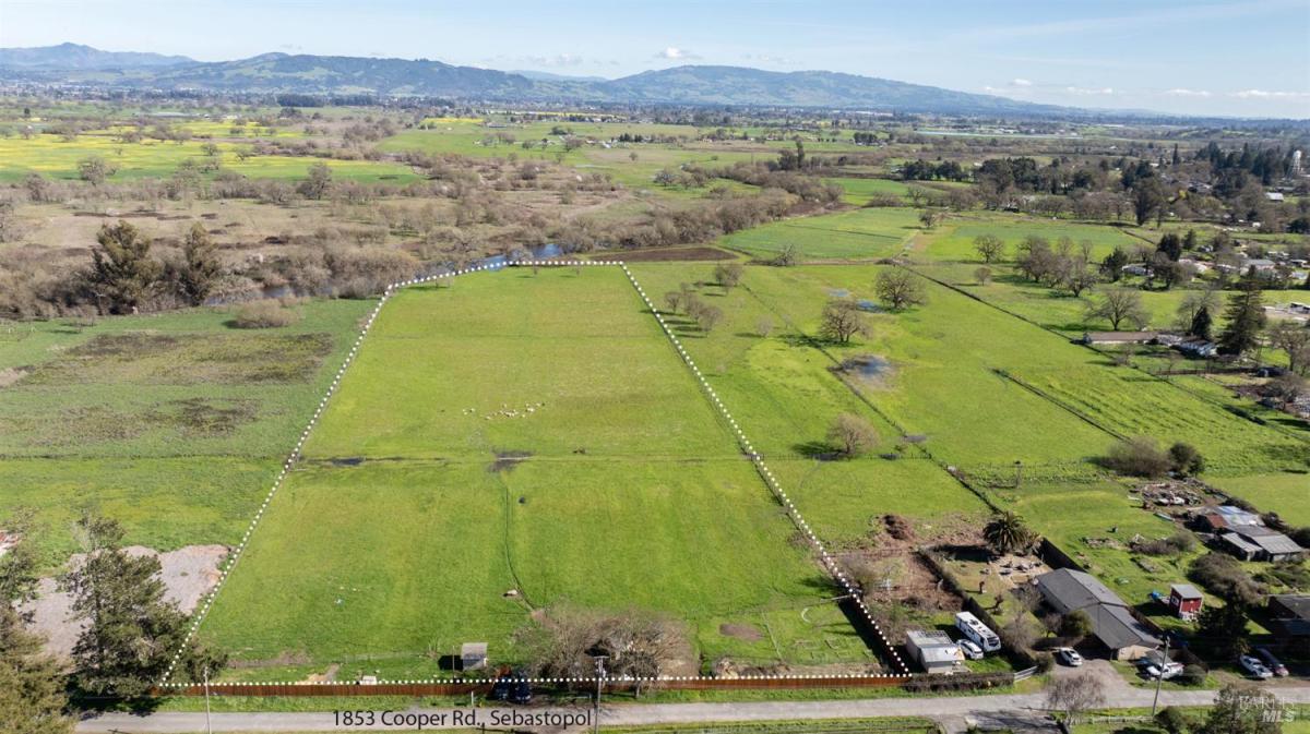 MLS #326010692 img 0