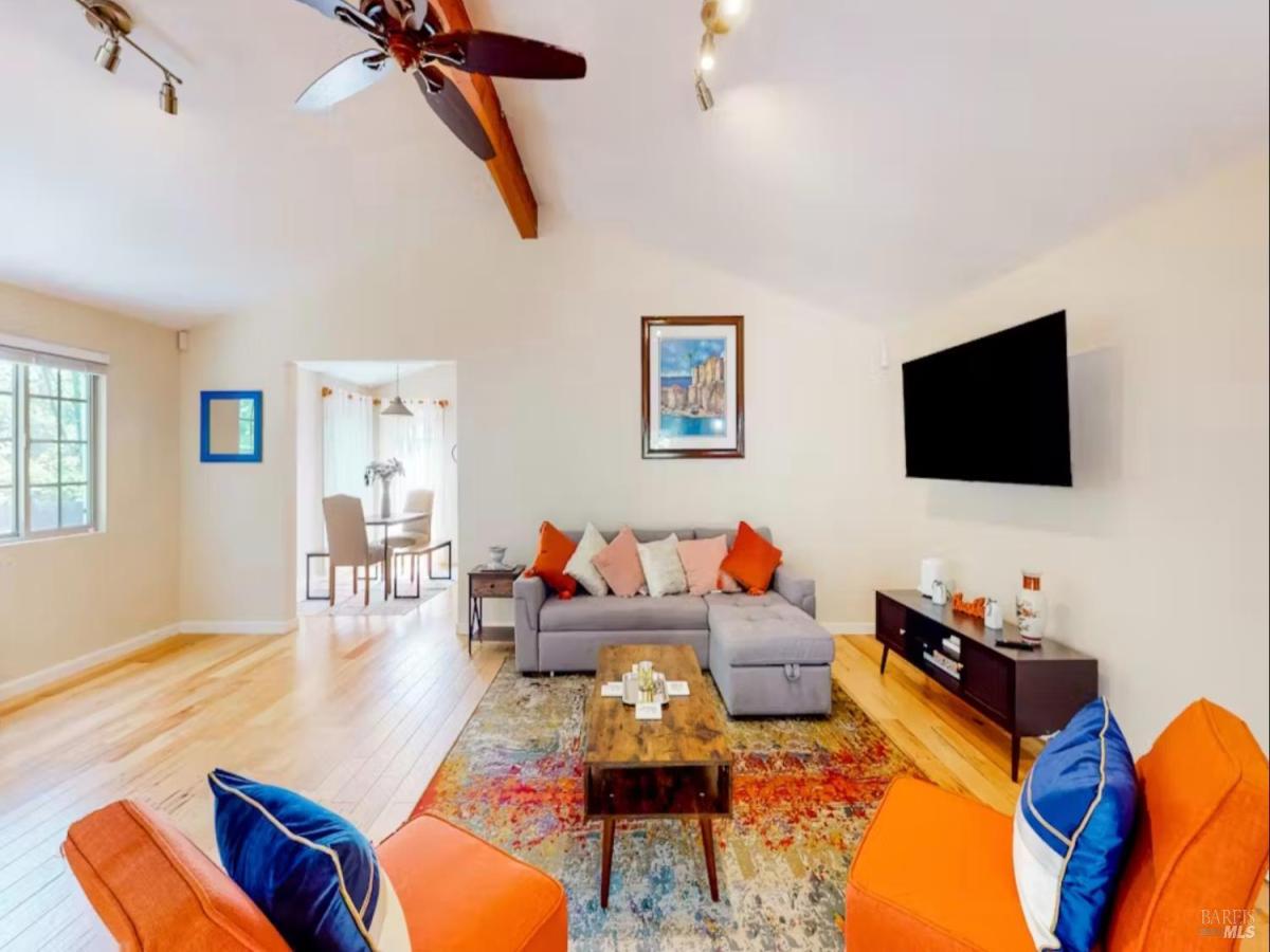 MLS #326010790 img 0