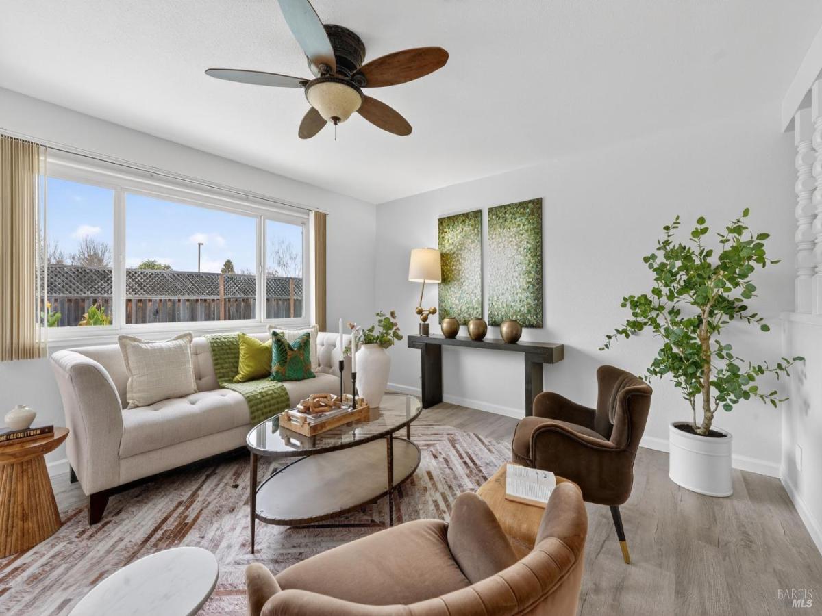 MLS #326010804 img 0