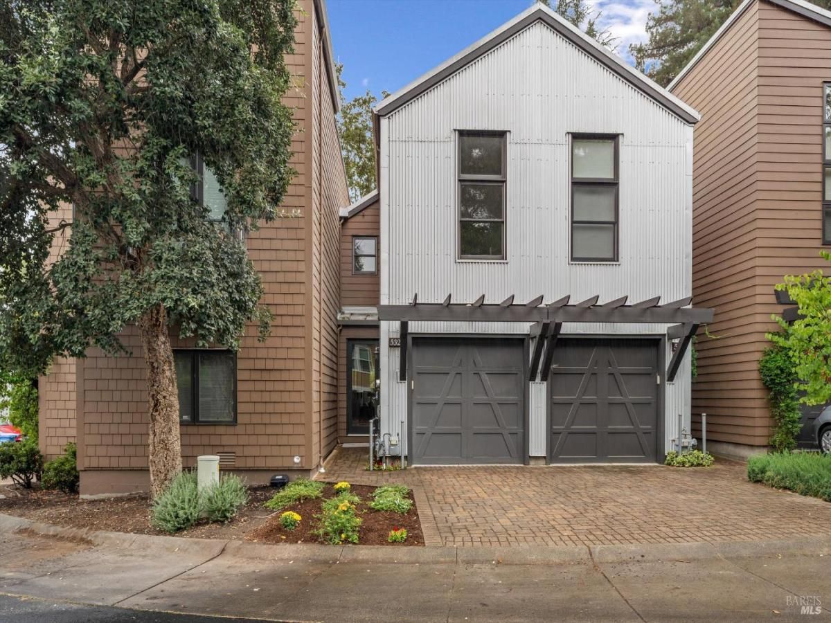 MLS #326010849 img 0