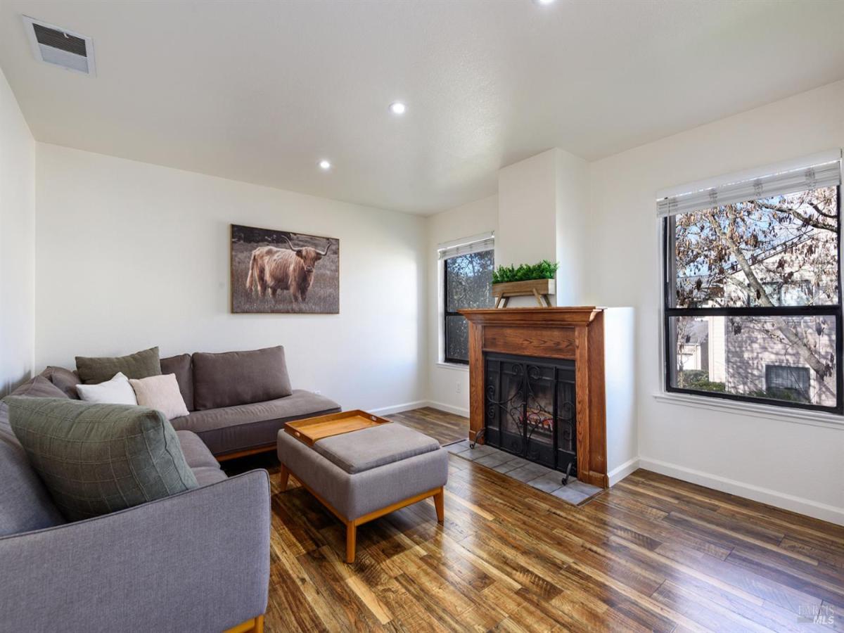 MLS #326011162 img 0