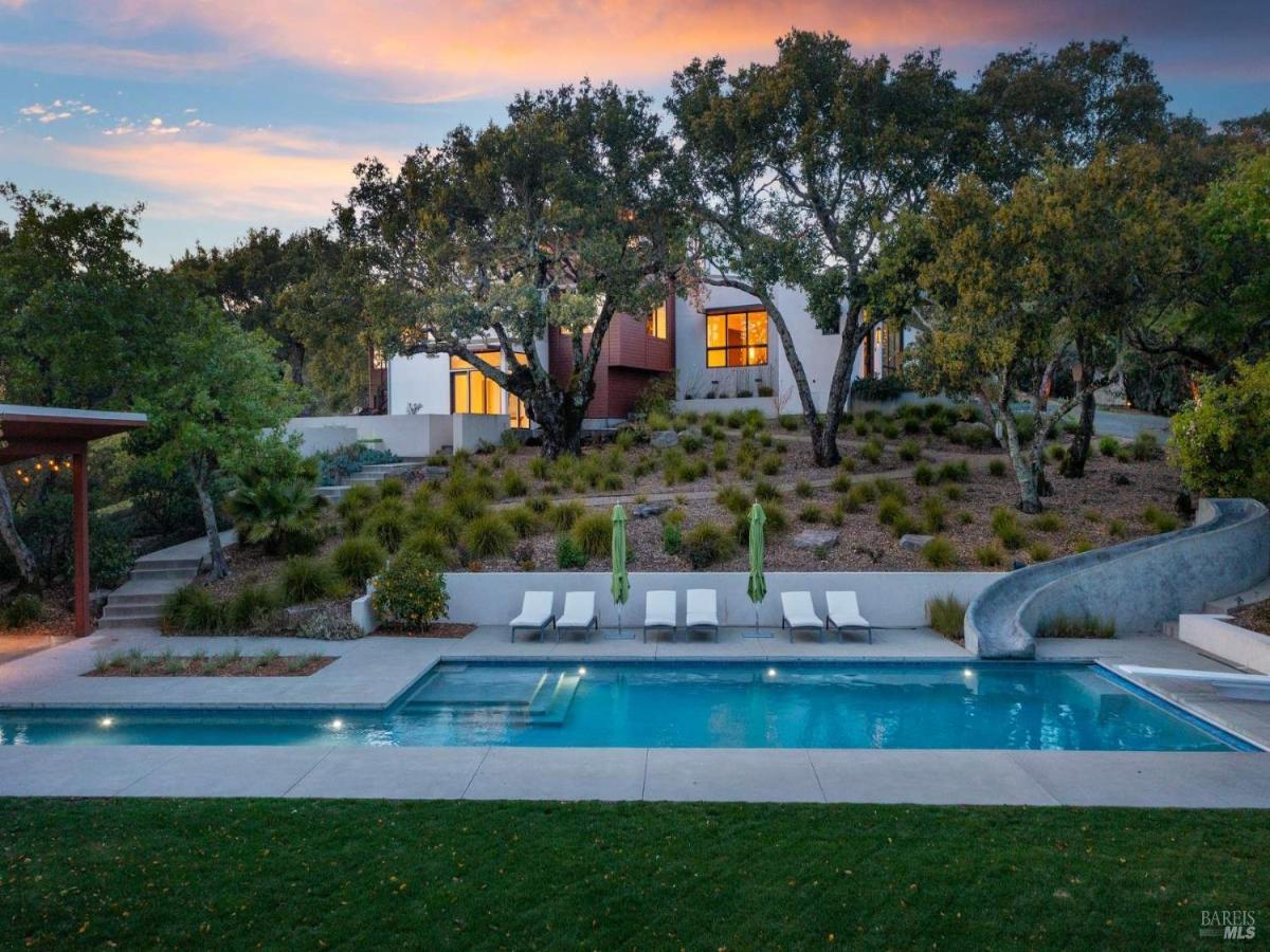 MLS #326011396 img 0