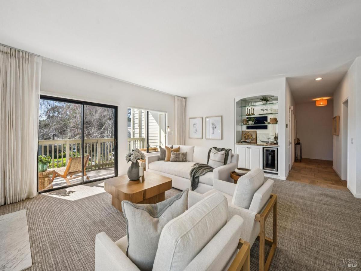 MLS #326011440 img 0